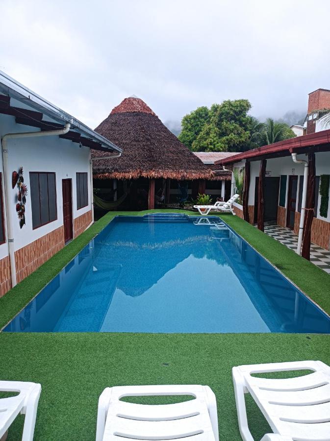El Curichal Hostel Rurrenabaque Ngoại thất bức ảnh
